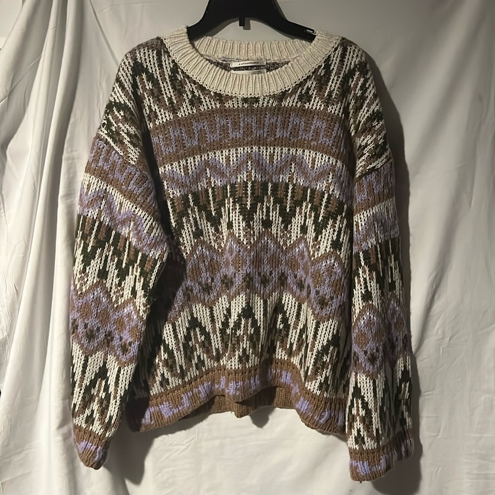 Anthropologie size medium sweater. 29% Viscose, 28%polyamide, 16% acrylic,